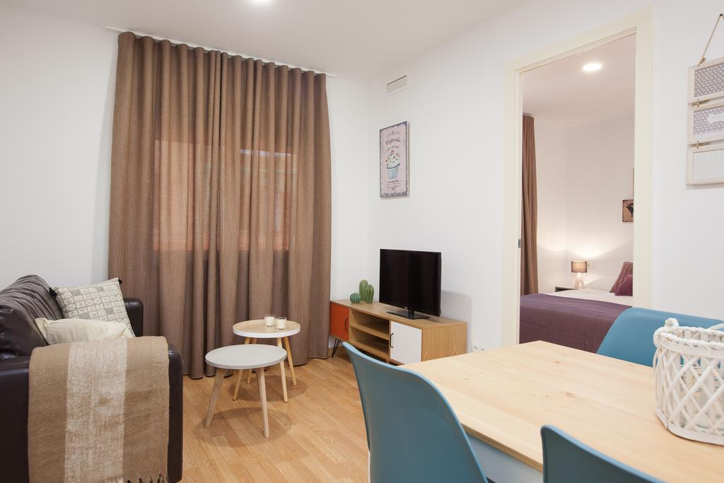 Click&Flat Europa Fira Apartments L'Hospitalet de Llobregat Exterior foto