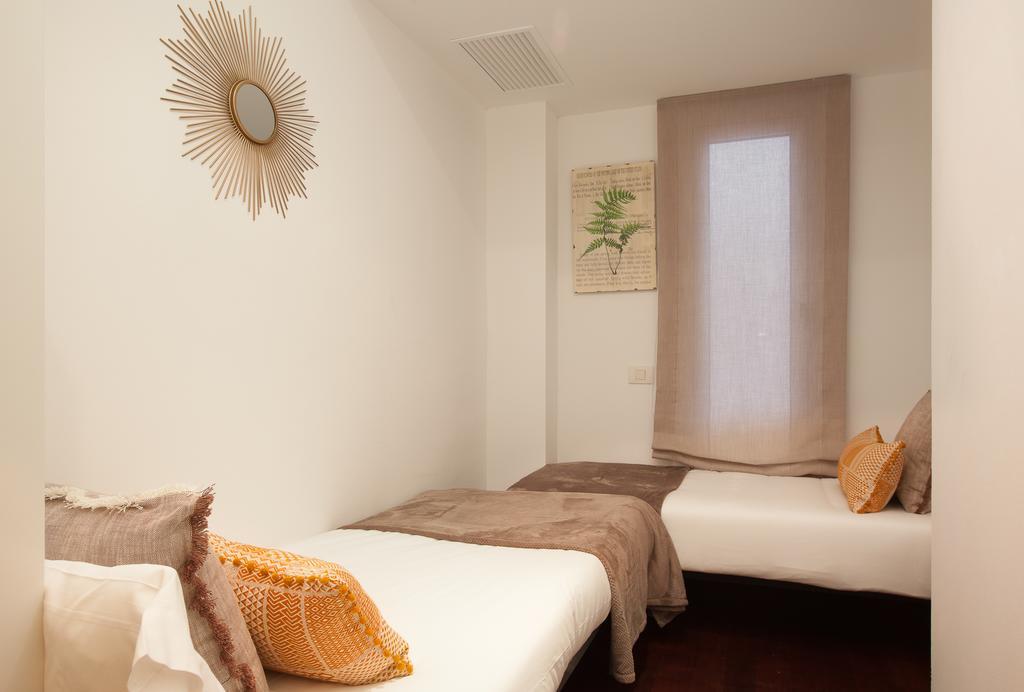 Click&Flat Europa Fira Apartments L'Hospitalet de Llobregat Exterior foto
